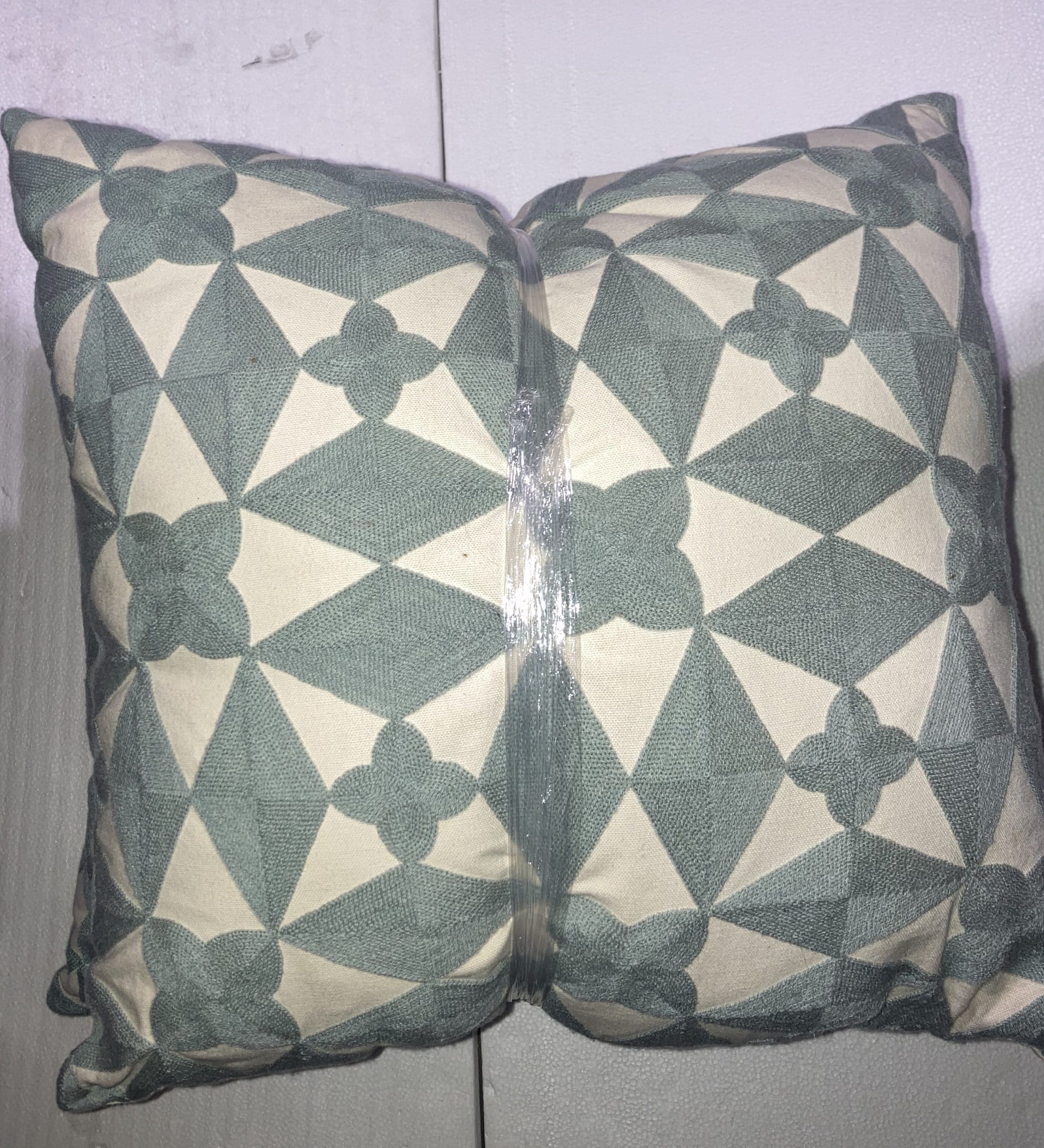 Cream w/ Sky Blue Pattern Throw Pattern 19 x 19