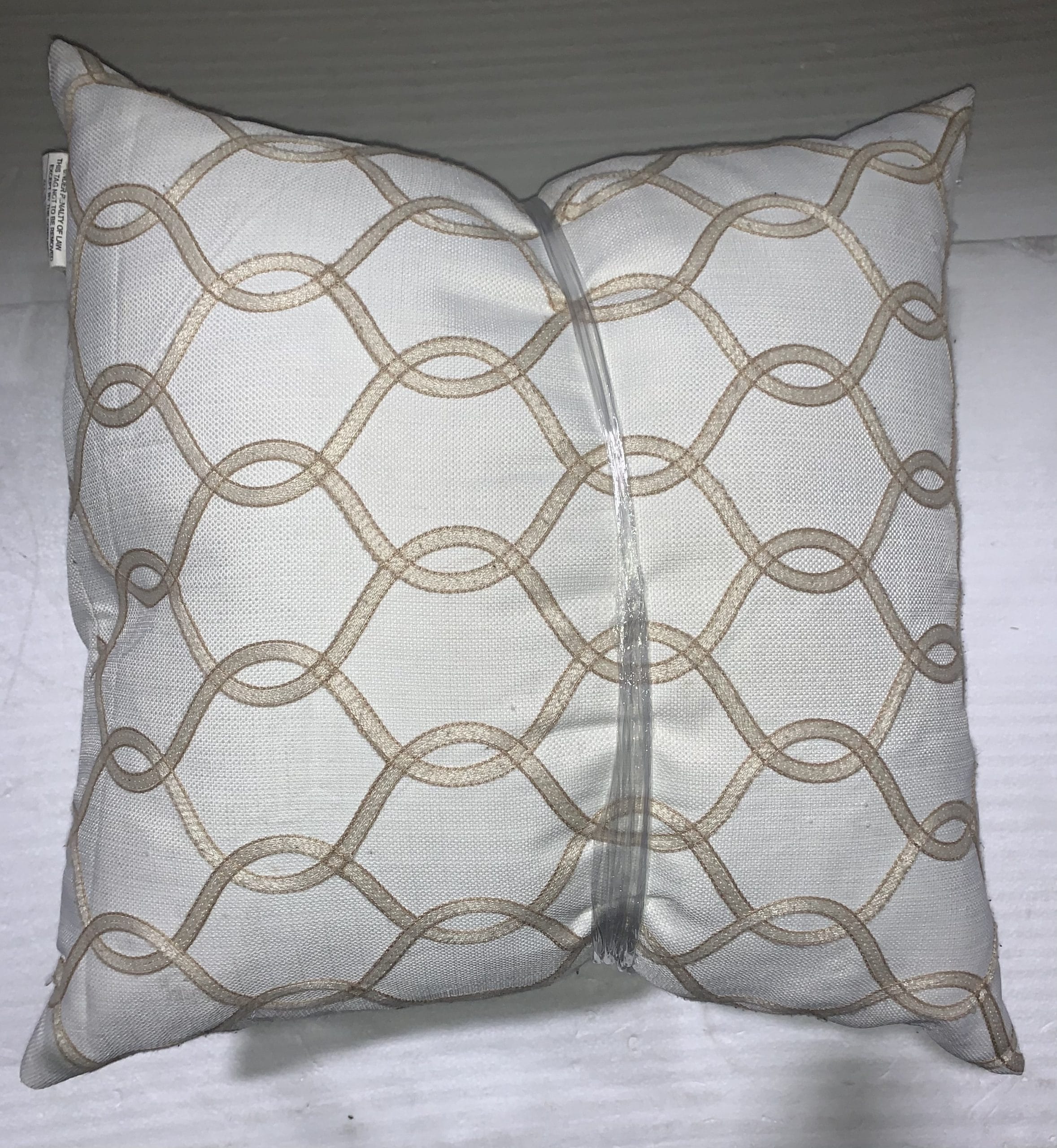 White w/ Cream Ellipse Pattern 18 x 18