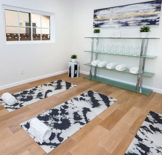 B&W Tie Dye Yoga Mat